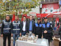 Fatsa Polisi İkinci Kez Aşure Dağıttı