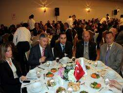 Cumhurbaşkanı Gül, Onuruna Düzenlenen Yemekte Ordulularla Bir Araya Geldi