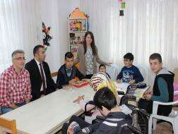 Milli Eğitim Müdüründen  Anne Sevgisi’ne Ziyaret