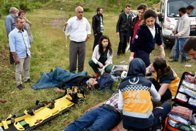 İşçileri Taşıyan Minibüs Kaza Yaptı 7 Yaralı