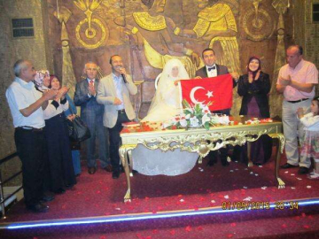Şura Şelale ile Halil Zor Mütevazı Bir Törenle Evlendi