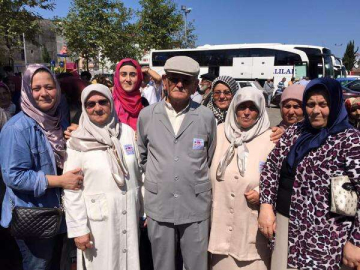Hacılar Dualarla Uğurlandı