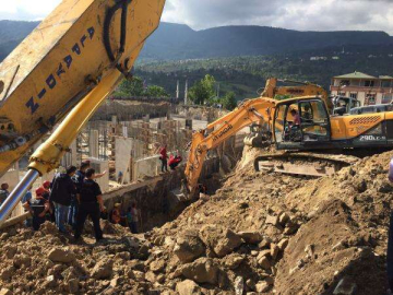 Göçük Altında Kalan İşçi Hayatını Kaybetti