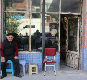 Ustanın Elinde Şekillenen 8 Köşe “Kasketçilik”