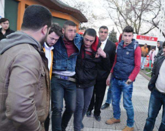 Havalı Tüfekle Oynarken Arkadaşını Yaraladı