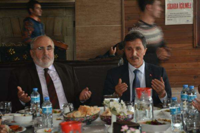 Öğrenciler Fidan Dikti