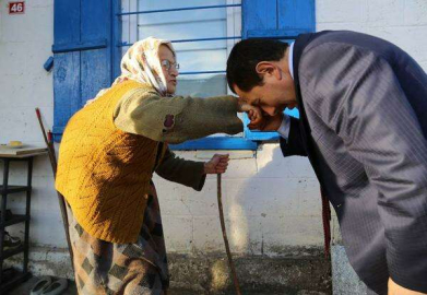 Vali irfan Balkanlıoğlu’nun Yaşlılar Haftası Mesajı