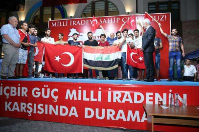 Suriyeliler Demokrasi Nöbetinde