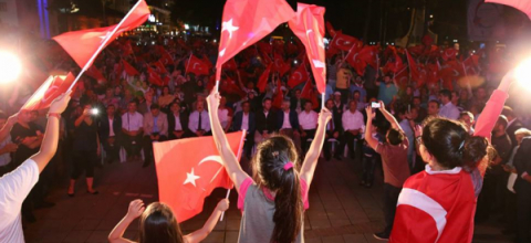 Milletin Şerefli Nöbeti Devam Ediyor