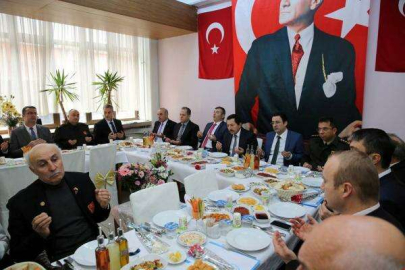 Vali Balkanlıoğlu, “Şehitlerimizin Aziz Hatıralarını Yaşatmak Zorundayız”