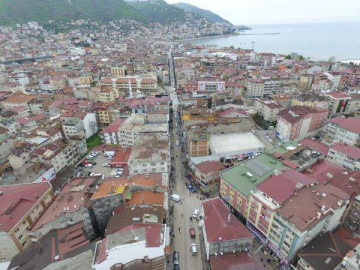 En Büyük Cadde Trafiği Kapatılıyor