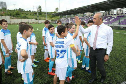 Altınordu Belediyesi Yaz Futbol ve Kaleci Okulu Açıldı