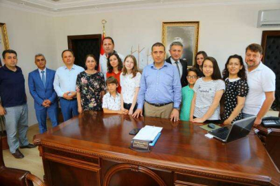 Kaymakam Güney LGS Birincilerini Ödüllendirdi