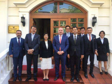 Gündoğdu, Tayland Büyükelçisi Ekarohit ile Buluştu