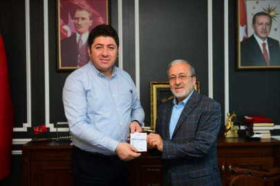Başkan Tören, Vekaletle Kurban Bağışında Bulundu
