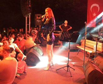 Sanatçı Elif Kaya Memleketinde Konser Verdi