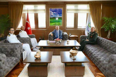 TCG BARBAROS (F-244) Gemisi Komutanlarından Başkan Güler’e  Ziyaret
