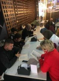 Her Yerde Kitap Okunabilir