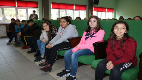 Öğrencilere Havacılık Meslekleri Tanıtıldı