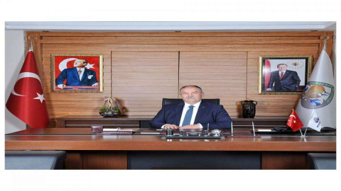 Belediye Başkanı Depremzedeler için Maaşını Bağışladı