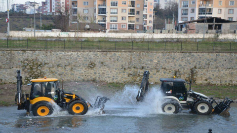 Kepçelerin ‘Irmak’ Banyosu