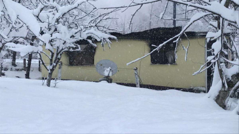 Bir Ev Yangında Kül Oldu