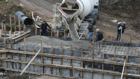 Selden Hasar Gören Yollarda  Çalışmalar Devam Ediyor