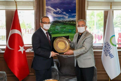 Vali Yavuz, Veda Ziyaretlerinde Bulundu