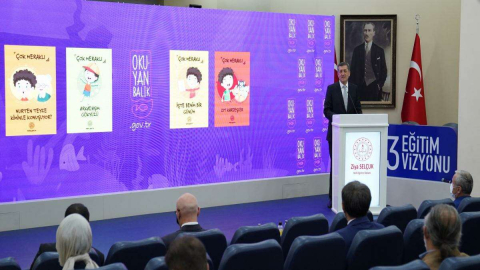 Bakan Selçuk, “Okuyan Balık” Sesli Elektronik Kütüphanesi’ni Tanıttı