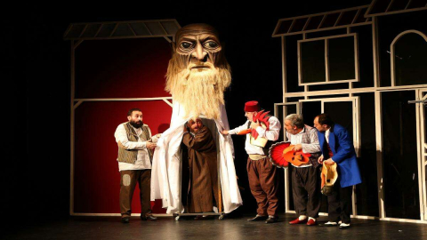 56 Yıldır Perdelerini Kapatmadı