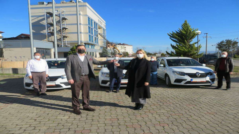 Başkan Karataş’tan Sağlık Çalışanlarına 3 Araç