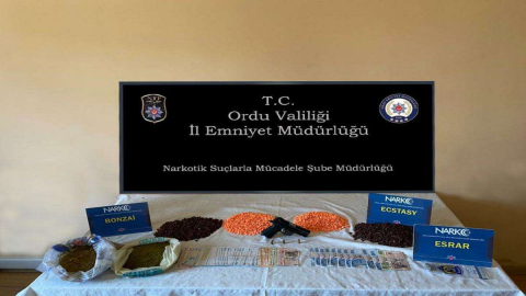 Sokak Satıcılarına Operasyon: 12 Gözaltı