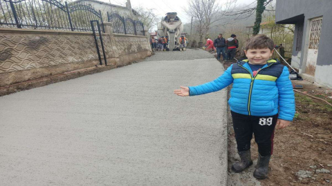 Beton Yol, En Çok Engelli Babasını Sevindirdi