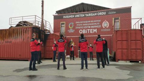 Komşu İtfaiyeye Arama Kurtarma Eğitimi
