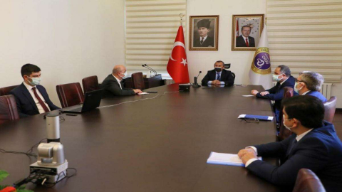 Vali Sonel, “Gece Saat 24.00’e Kadar Aşılama Çalışmaları Devam Edecek”
