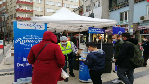 Her Gün Bir İlçede İftar Standı Kuruyor