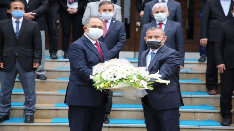Emekliye Ayrılan Vali Yardımcısı Ballı, Valilikten Törenle Uğurlandı