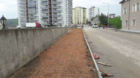 Kurtuluş Mahallesi'ne  2 Bin 500 Metre Uzunluğunda Kaldırım Yapılacak