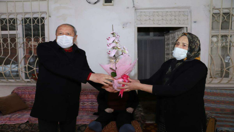 ‘Yılın Annesi’ Nurşen Kırca