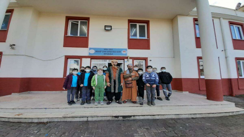 “Yunus Emre’nin Sevgi Dili” 10 Günde 12 Okulda Canlandırıldı