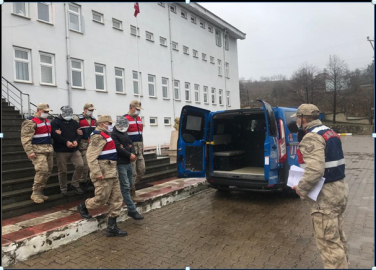 Jandarma Kablo Hırsızlarını Yakaladı