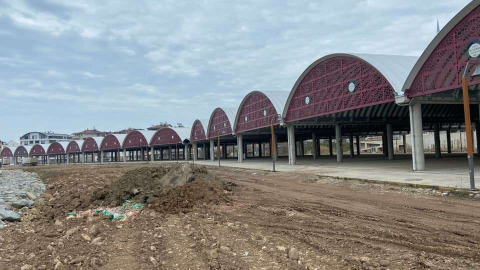 Kapalı Pazar Yeri Gün Sayıyor