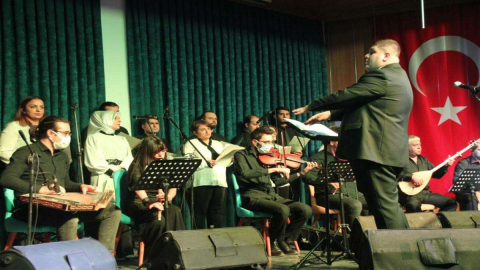 Yunus Emre’nin Şiirleri Mest Etti