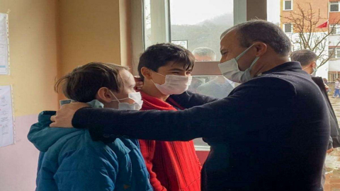 Vali Sonel İkizce’de