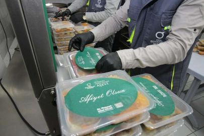 Her Gün 1000 Kişiye Sıcak Yemek