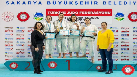 Sporcu Ordusu Başarılara Doymuyor