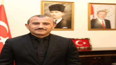 Vali Sonel, Gençlere Müjdeyi Verdi!