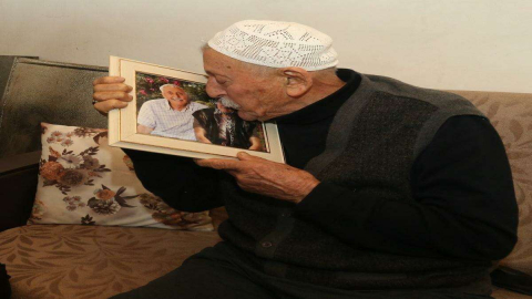 ÇİFT, 60 YIL SONRA TEK KAREDE BULUŞTURULDU: Bir Ömür Baş Ucuna Asıldı