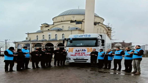 İdlib İçin Bir Tır Gıda Malzemesi Gönderildi