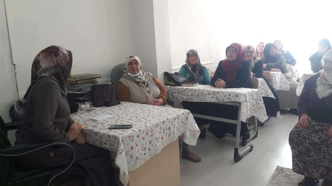 “Dijital Dünyada Değerleriyle Aile Olmak”
